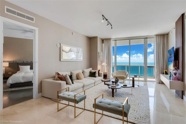 4 of 20 - 16001 Collins Ave 1407, Sunny Isles Beach, FL
