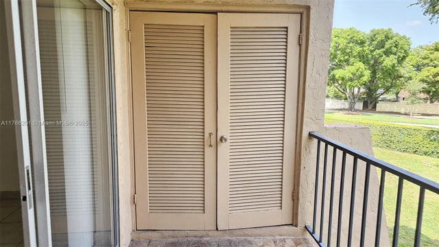 3 of 33 - 13715 Kendale Lakes Cir A-201, Miami, FL