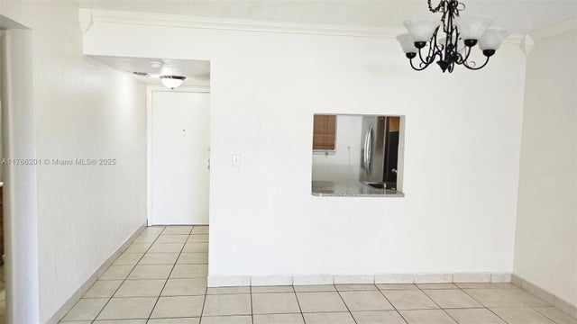 5 of 33 - 13715 Kendale Lakes Cir A-201, Miami, FL