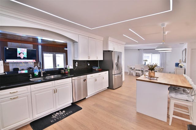 4 of 25 - 30 Sw 136th Ave, Miami, FL