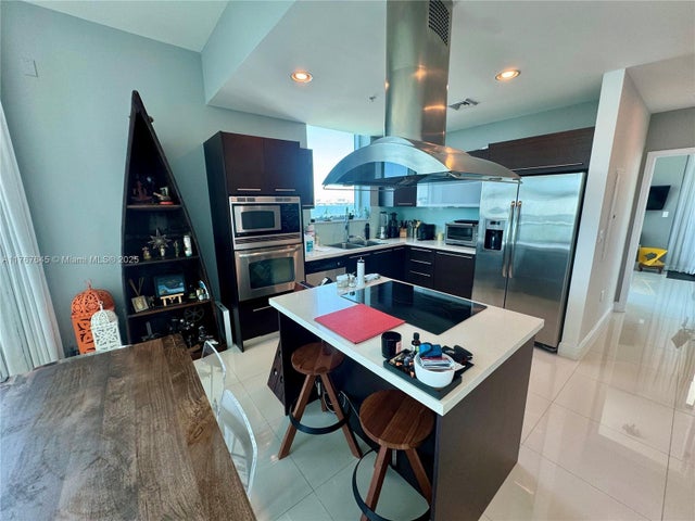 5 of 55 - 7930 East Dr 1008, North Bay Village, FL