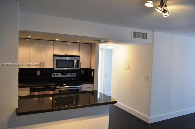 2 of 17 - 1035 West Ave 205, Miami Beach, FL