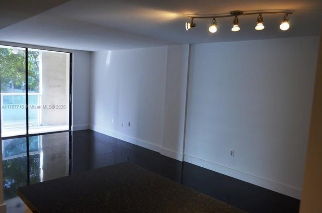 4 of 17 - 1035 West Ave 205, Miami Beach, FL