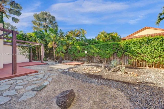 5 of 27 - 10643 Nw 54th St, Doral, FL