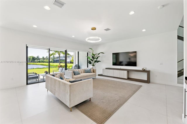 4 of 55 - 17182 Windy Pointe Ln, Boca Raton, FL