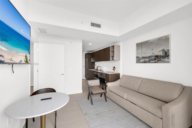 4 of 21 - 601 Ne 1st Ave Lph 4814, Miami, FL