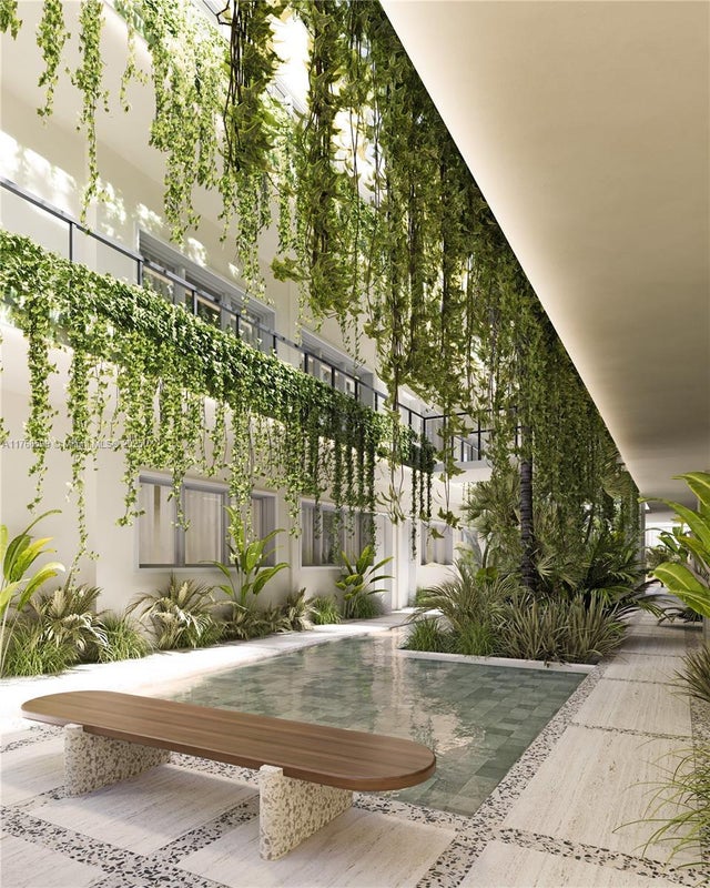 4 of 13 - 260 Collins Av 303, Miami Beach, FL