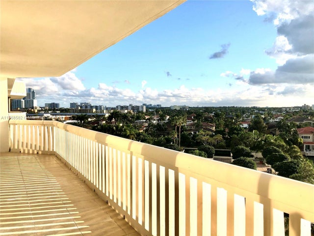 2 of 25 - 1000 W Island Blvd 712, Aventura, FL