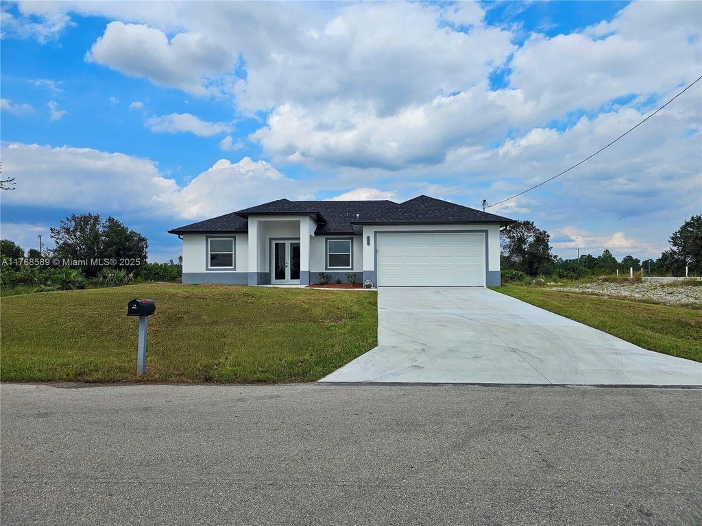 3367 Meadow Rd, Lehigh Acres
