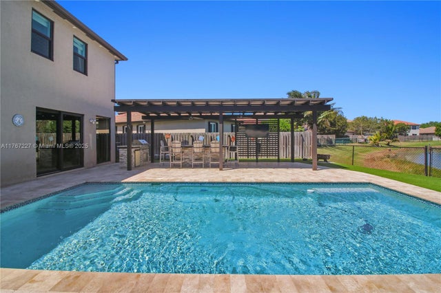 3 of 35 - 2167 Se 2nd St, Homestead, FL