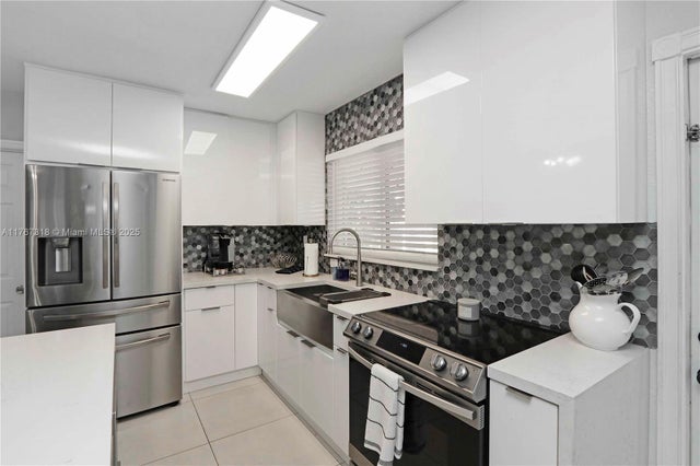 5 of 19 - 2980 Nw 208th Ter, Miami Gardens, FL