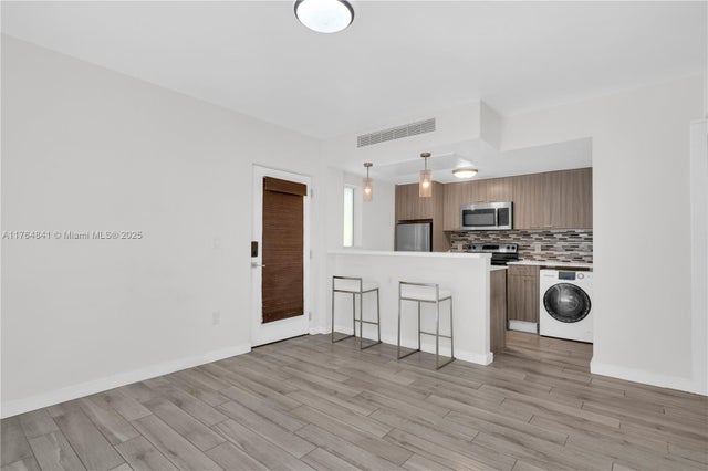 2 of 46 - 740 Meridian Ave 11, Miami Beach, FL