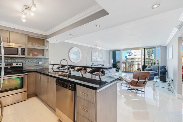 5 of 54 - 5838 Collins Ave 15d, Miami Beach, FL