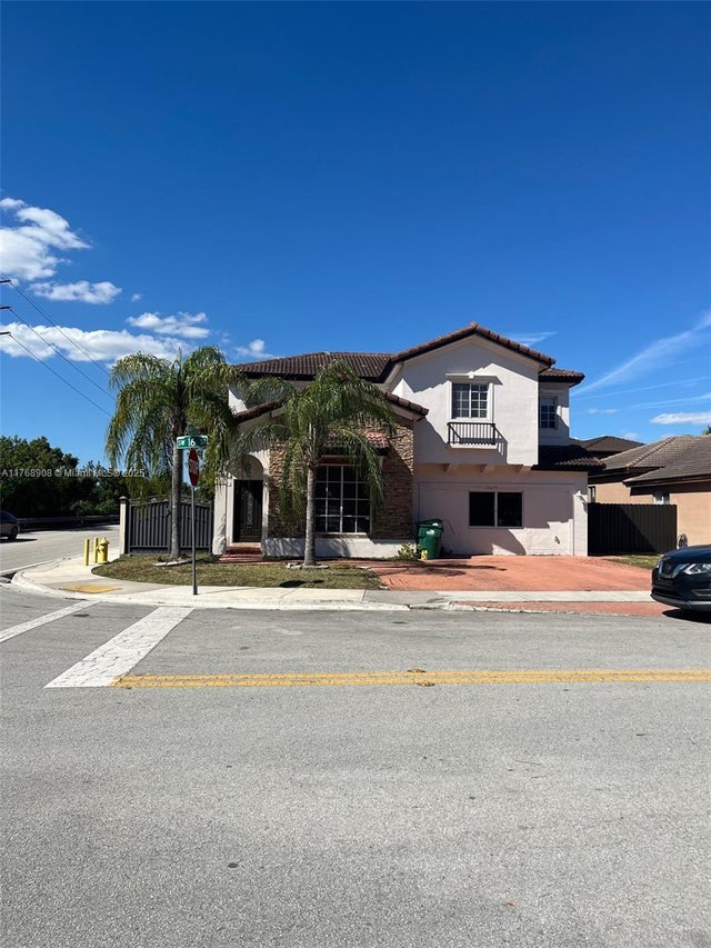 15675 Sw 16th St, Miami