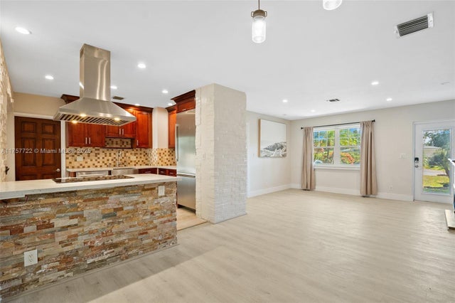 1 of 25 - 2725 Ne 21st Ave, Fort Lauderdale, FL