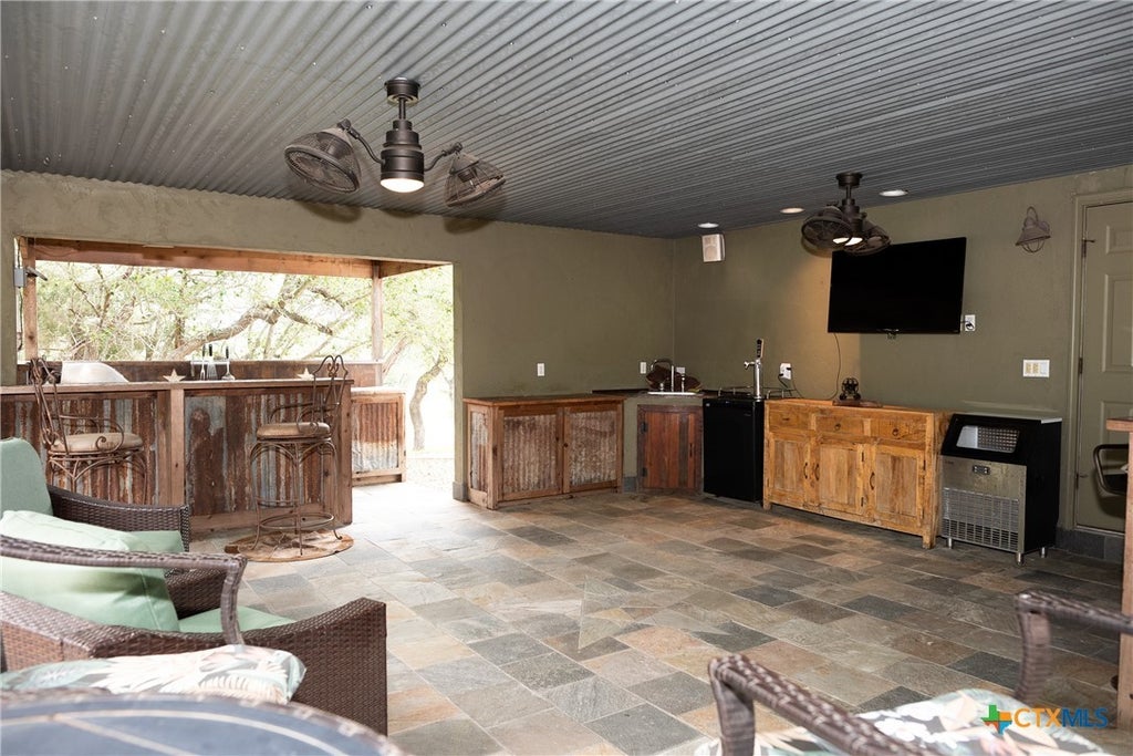 211 Cambridge Drive, New Braunfels