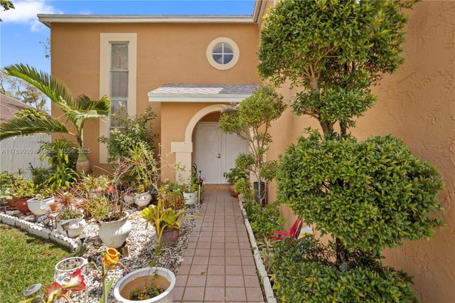 4 of 35 - 3261 Salinas Way, Miramar, FL