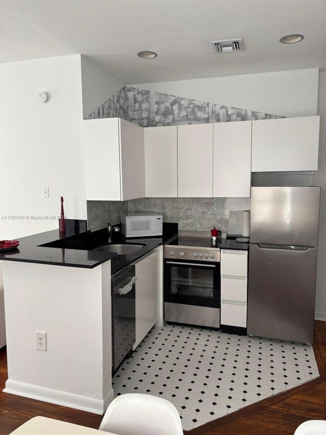 5 of 9 - 1244 Pennsylvania Ave 307, Miami Beach, FL