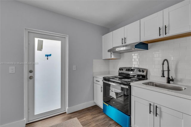 5 of 31 - 2243 Greene St, Hollywood, FL