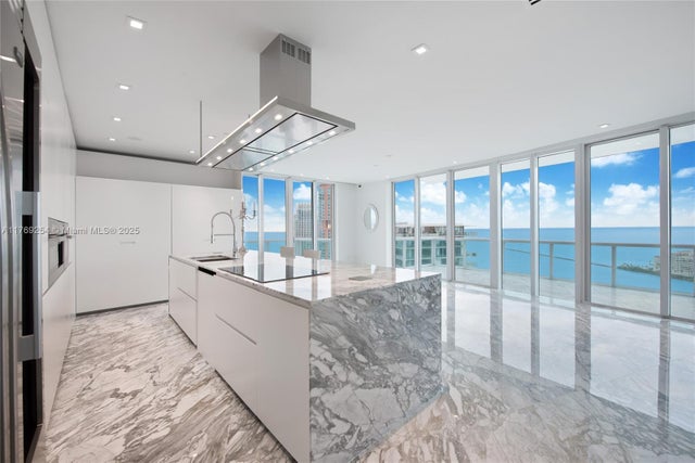 5 of 28 - 1000 S Pointe Dr Ph-2804, Miami Beach, FL