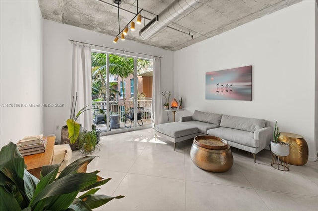 1 of 34 - 2001 Biscayne Blvd 2409, Miami, FL