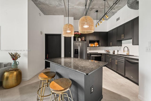 3 of 34 - 2001 Biscayne Blvd 2409, Miami, FL
