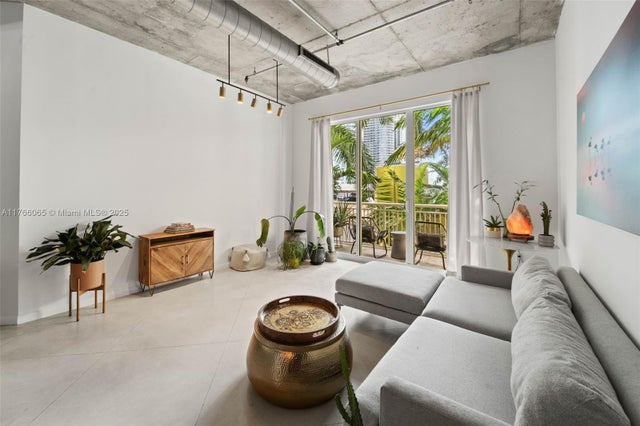 4 of 34 - 2001 Biscayne Blvd 2409, Miami, FL