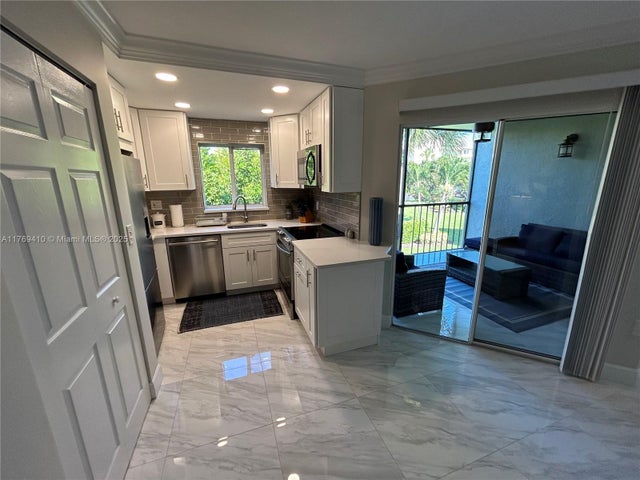 3 of 15 - 275 Palm Ave D205, Jupiter, FL