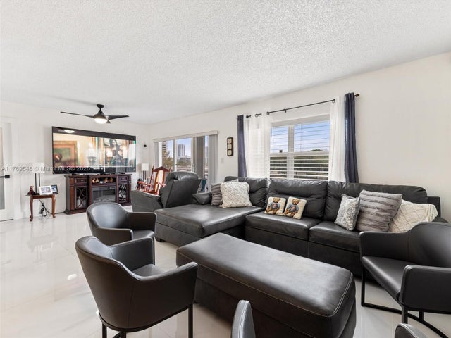 2 of 21 - 200 Diplomat Pkwy 424, Hallandale Beach, FL