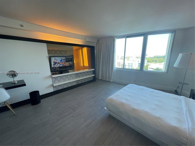 3 of 11 - 1100 West Ave 807, Miami Beach, FL