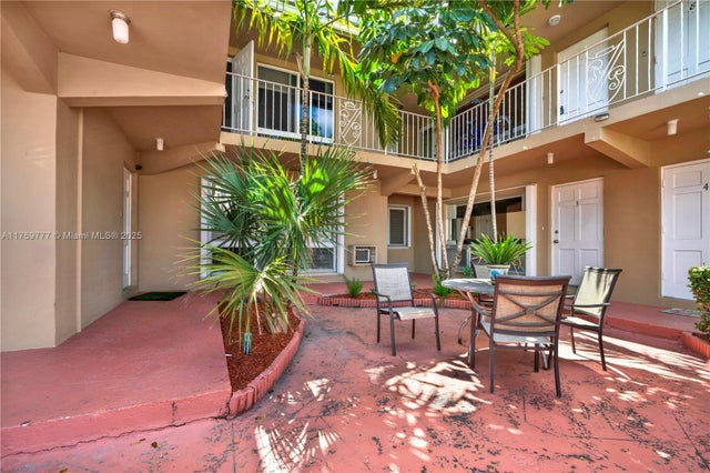 3 of 24 - 2864 Ne 32nd St 7, Fort Lauderdale, FL