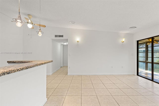 2 of 34 - 915 Ne 199th St 202-15, Miami, FL