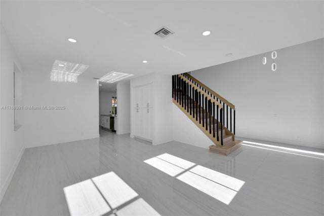 4 of 46 - 1170 Chenille Cir, Weston, FL