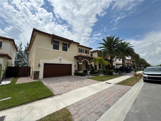 2 of 47 - 9840 Nw 86th Ter, Doral, FL