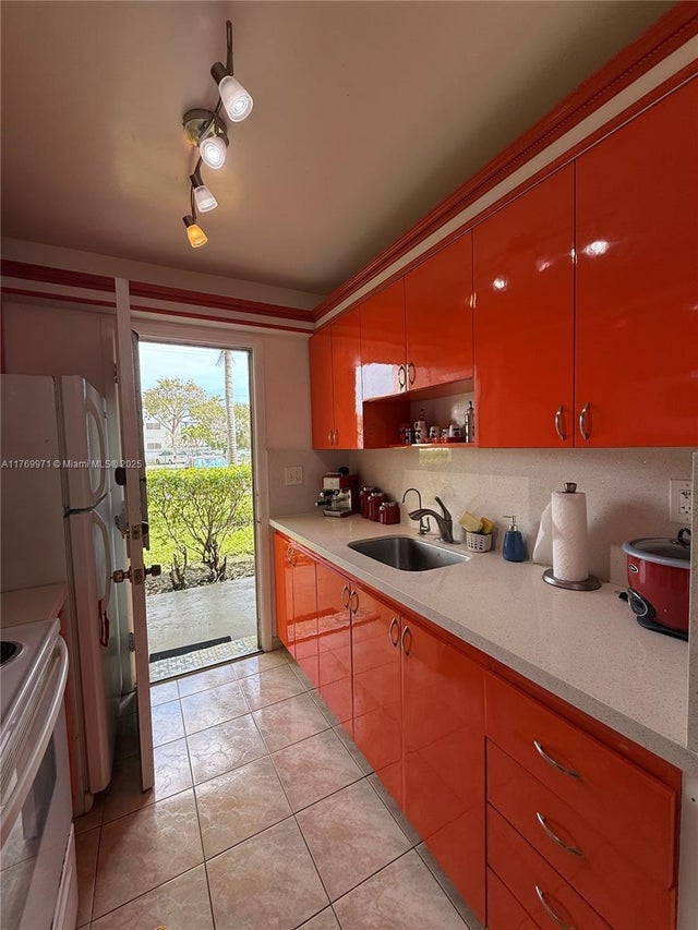1 of 11 - 16790 Ne 14th Ave 110, Miami, FL
