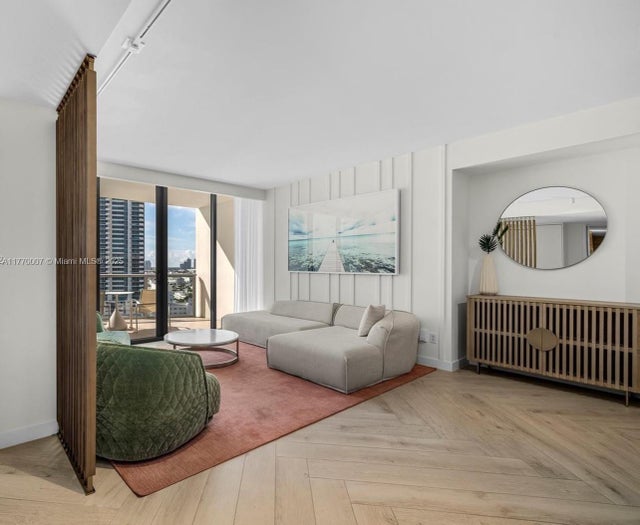 3 of 31 - 2201 Collins Ave 1604, Miami Beach, FL