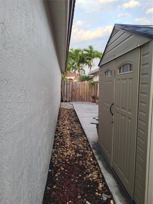 5 of 17 - 14144 Sw 149th Pl, Miami, FL