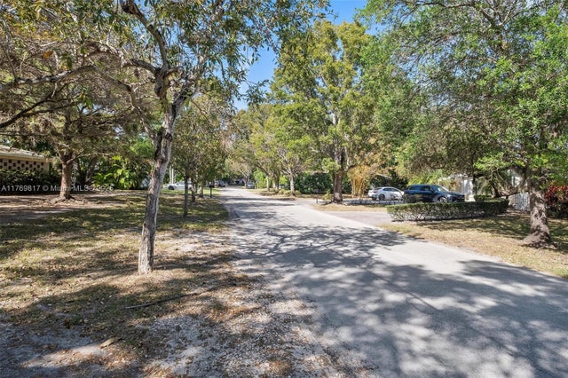 5 of 11 - 11600 Sw 69th Ct, Pinecrest, FL