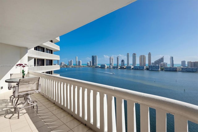 3 of 35 - 3000 Island Blvd 1902, Aventura, FL