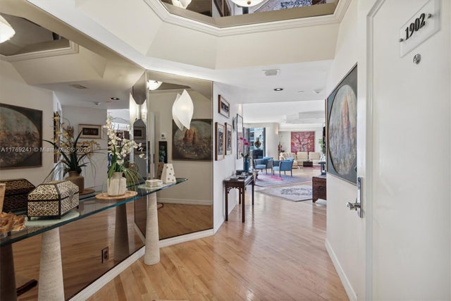4 of 35 - 3000 Island Blvd 1902, Aventura, FL