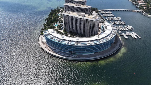 4 of 36 - 5 Grove Isle Drive Ph-l05, Coconut Grove, FL