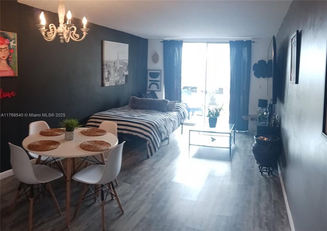 2 of 15 - 1600 Tallwood Ave 308, Hollywood, FL