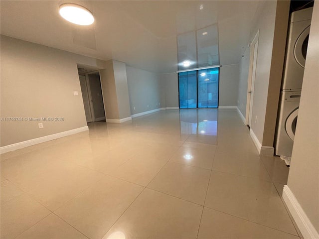 4 of 16 - 210 174th St 305, Sunny Isles Beach, FL