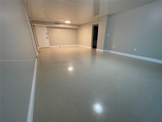 5 of 16 - 210 174th St 305, Sunny Isles Beach, FL