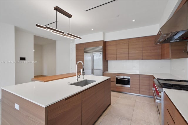 4 of 48 - 3581 E Glencoe St 307, Miami, FL