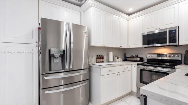 3 of 39 - 3120 Sw 17th St, Fort Lauderdale, FL