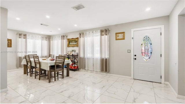 5 of 39 - 3120 Sw 17th St, Fort Lauderdale, FL