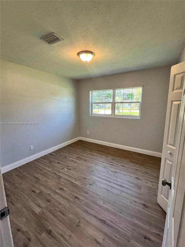 5 of 11 - 9775 Evans Rd, Jacksonville, FL