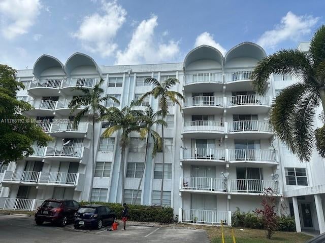2 of 17 - 484 Nw 165th St Rd A-415, Miami, FL