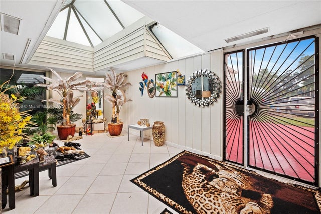 5 of 38 - 5203 Yellow Pine Ln, Tamarac, FL